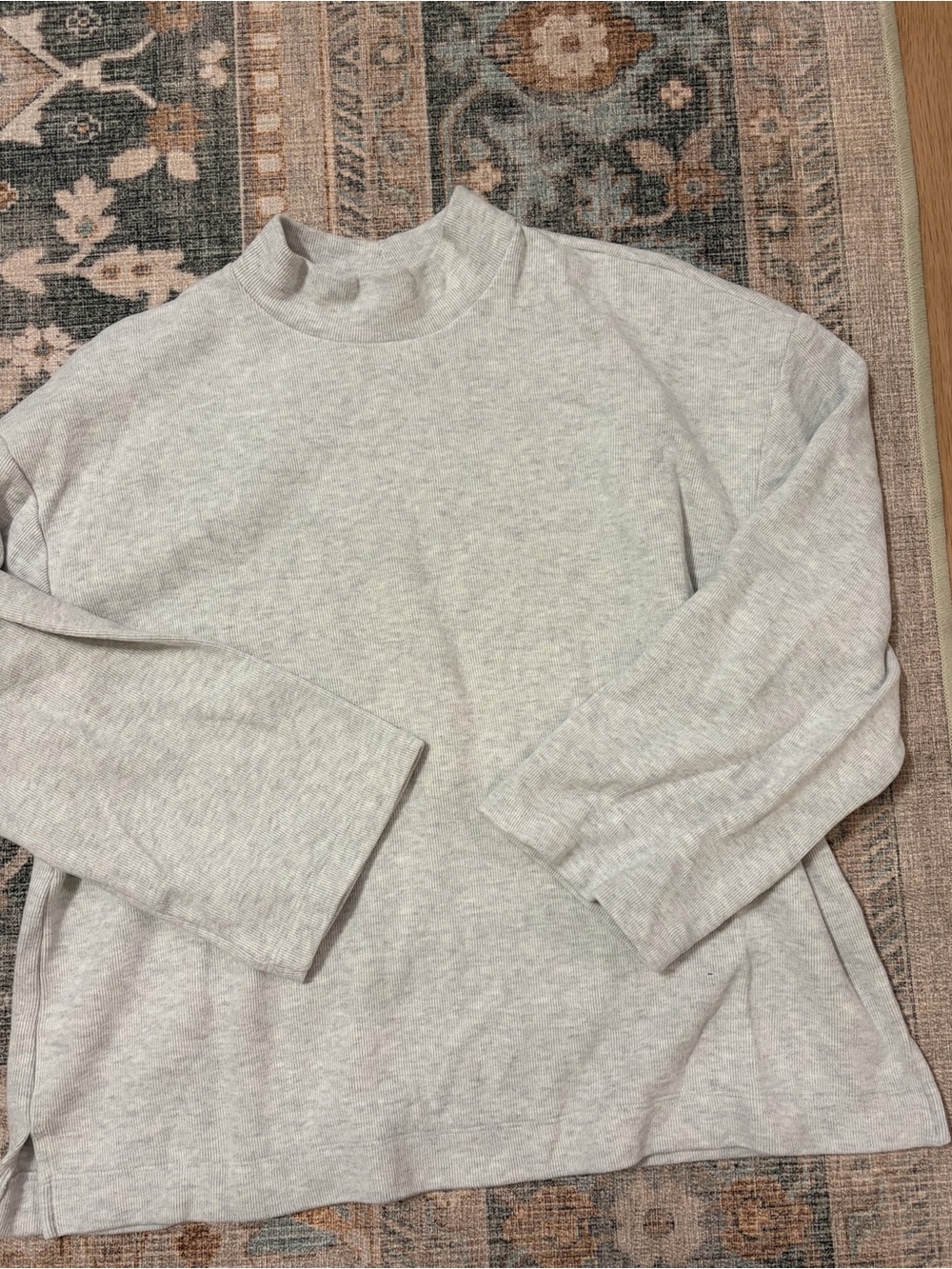 Old Navy Light Gray Long Sleeve Mock Neck Top